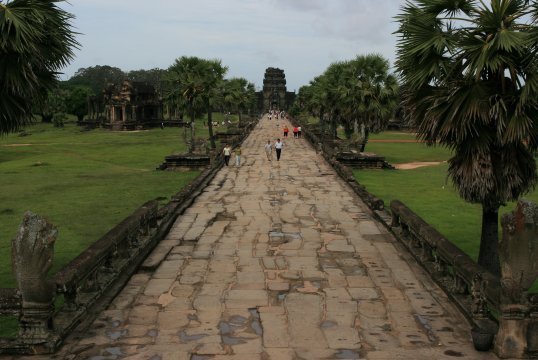 Paseo de Angkor Wat Thomb